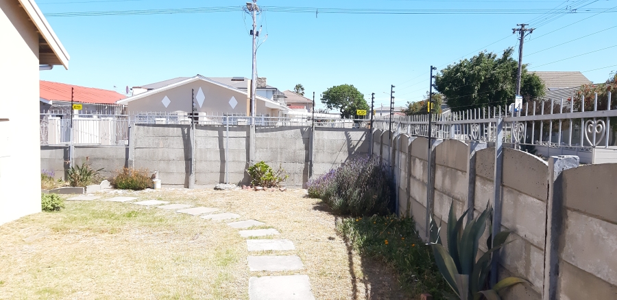 To Let 1 Bedroom Property for Rent in Rylands Western Cape